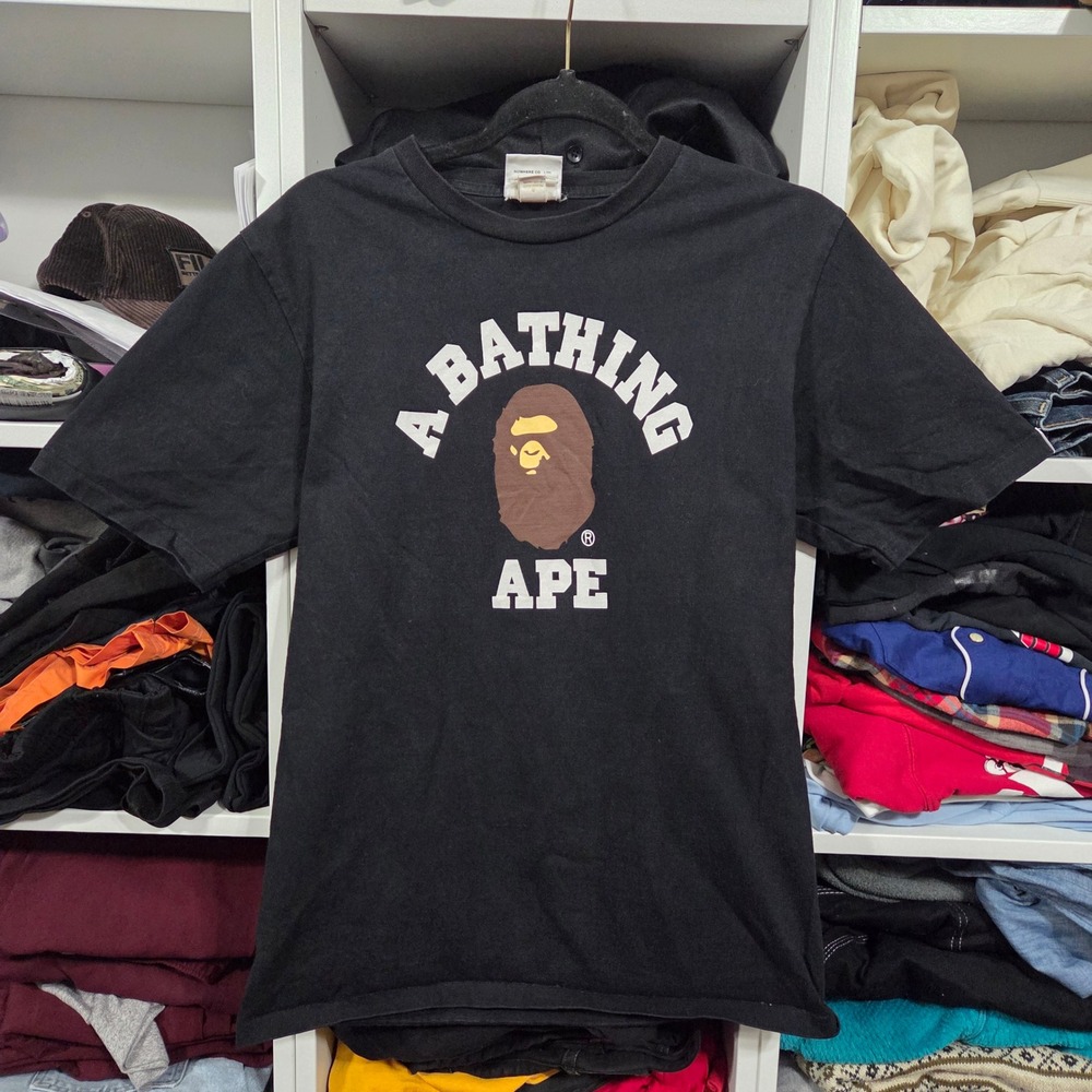 A Bathing Ape BAPE Black College Logo Ape Head Graphic T-Shirt Mens Medium